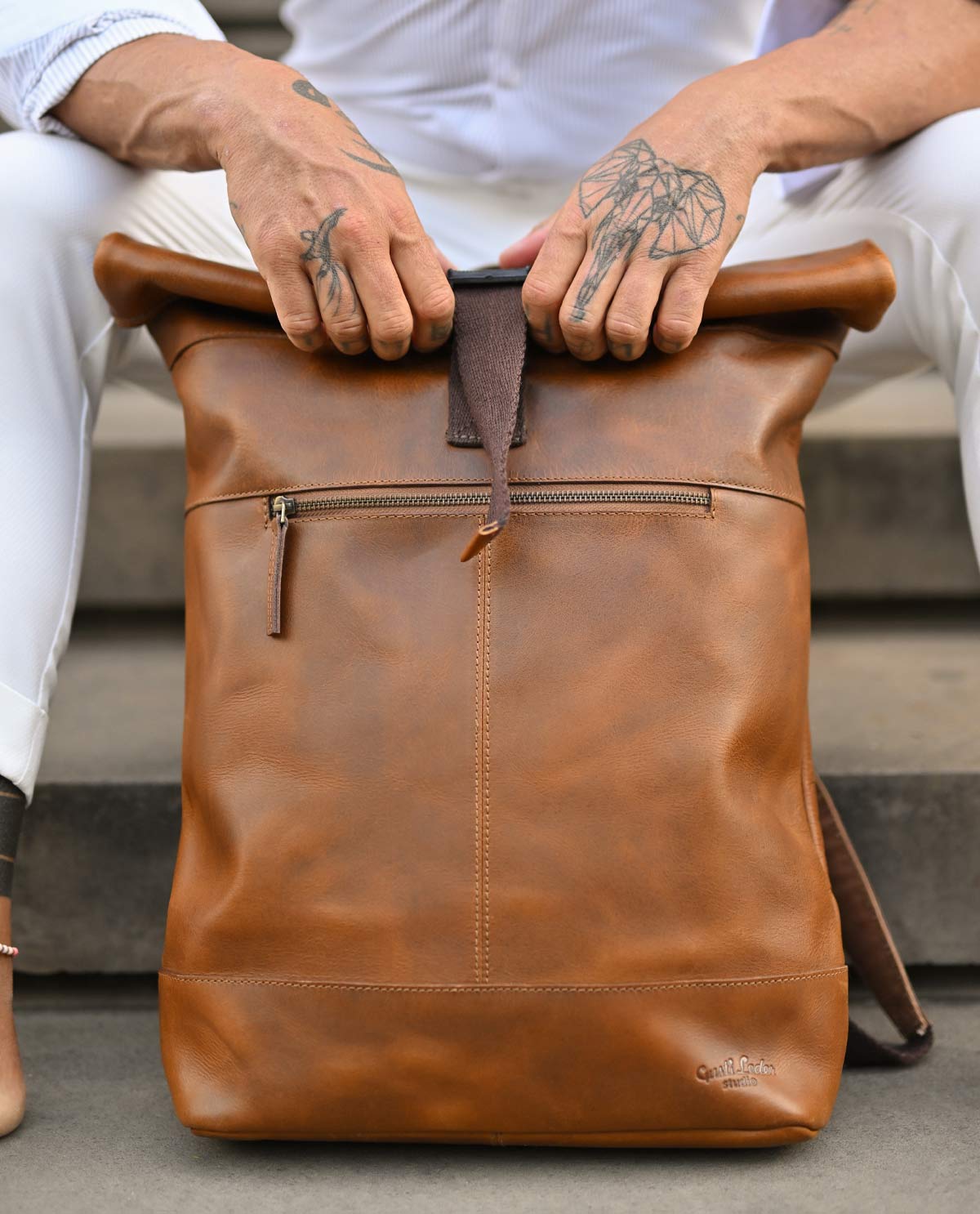 Leather courier backpack “Mattis” at Gusti1